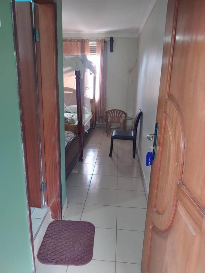 NEW AFRICAN VILLAGE Entebbe Bagian luar foto